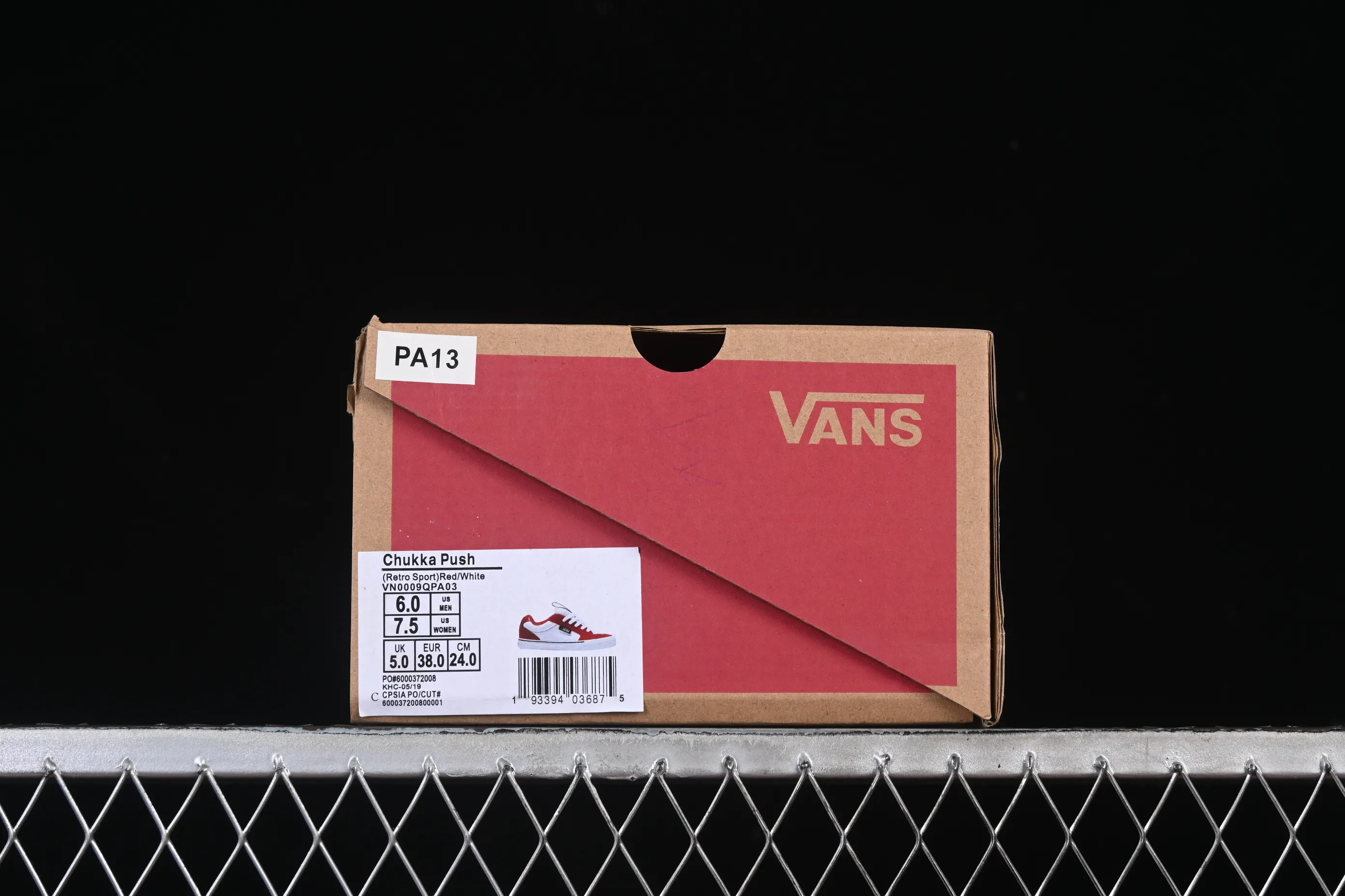 All categories Vans Vans series Vans Low Vans low-top Vans Chukka Push high street American retro casual canvas skate shoes VN0009QPA03